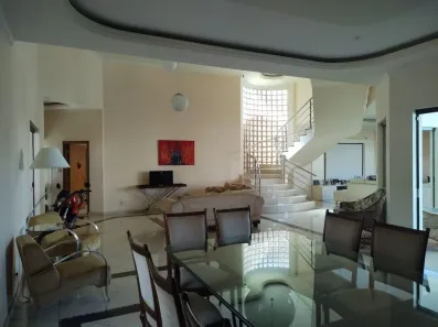 Sobrado com 4 Quartos para alugar, 650m² no Jardim das Nações, Taubaté