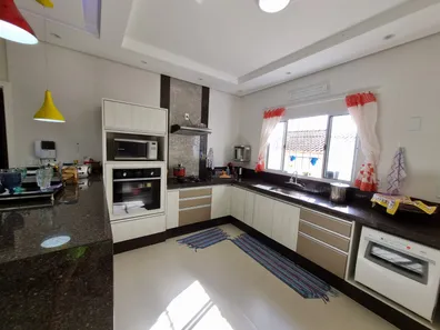 Casa com 4 Quartos à venda, 350m² no Jardim Venturini, Jaguariúna