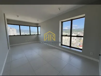 Sala Comercial à venda, 29m² no Trindade, Florianópolis