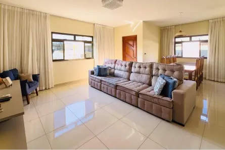Casa com 3 Quartos à venda, 162m² no São Pedro, Juiz de Fora