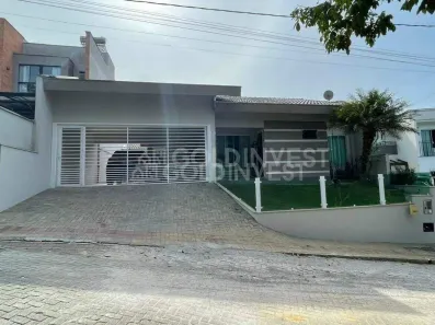 Casa com 3 Quartos para alugar, 196m² no São Pedro, Brusque