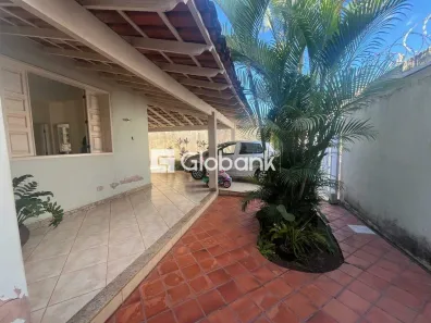 Casa com 3 Quartos à venda, 200m² no Morada do Sol, Montes Claros