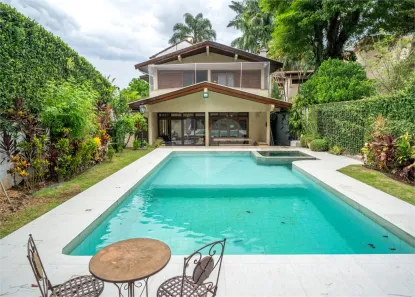Sobrado com 4 Quartos à venda, 380m² no Jardim Cordeiro, São Paulo