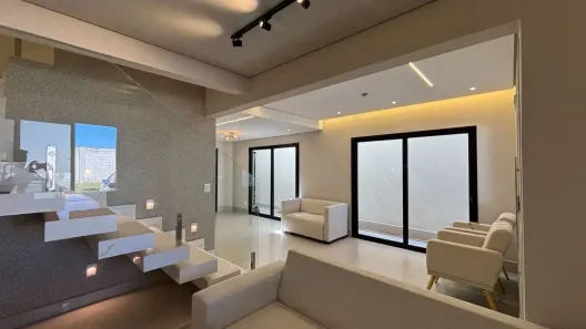 Sobrado com 4 Quartos à venda, 170m² no Jardim Sul, Uberlândia