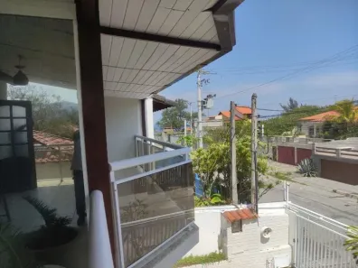 Casa com 4 Quartos à venda, 250m² no Piratininga, Niterói
