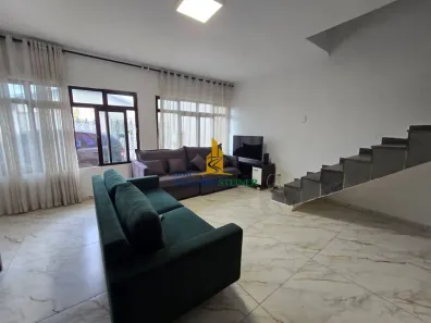 Sobrado com 5 Quartos à venda, 246m² no Jardim Santa Clara, Guarulhos