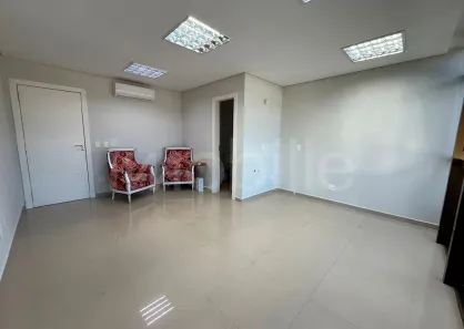 Sala Comercial para alugar, 21m² no Ariribá, Balneário Camboriú