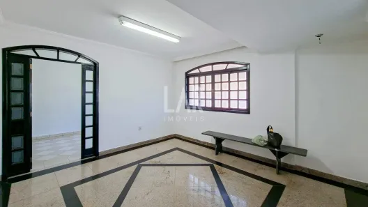 Casa com 5 Quartos para alugar, 258m² no São Paulo, Belo Horizonte