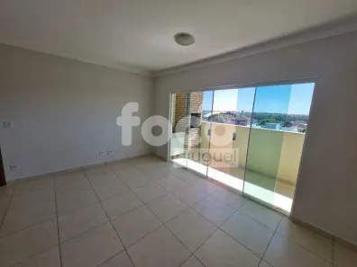 Apartamento com 3 Quartos para alugar, 80m² no Segismundo Pereira, Uberlândia