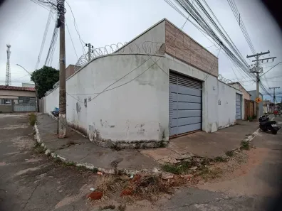 Casa com 3 Quartos à venda, 240m² no Setor Morada do Sol, Goiânia