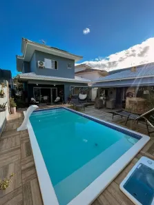 Casa com 3 Quartos à venda, 210m² no Lagoa, Macaé