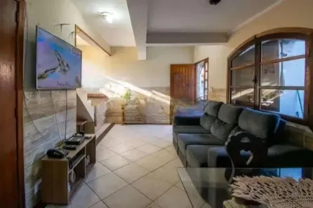 Casa com 4 Quartos para alugar, 210m² no Serraria, Porto Alegre