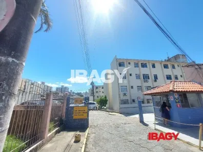 Apartamento com 2 Quartos para alugar, 40m² no Praia Comprida, São José