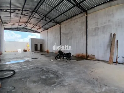 Ponto Comercial à venda, 230m² no Jardim Holanda, Uberlândia