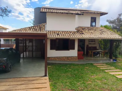 Casa com 3 Quartos para alugar, 236m² no Joá, Lagoa Santa
