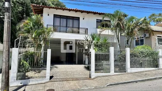 Casa com 3 Quartos para alugar, 364m² no Canto, Florianópolis