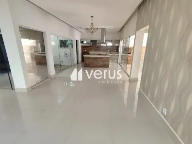 Casa com 3 Quartos para alugar, 228m² no Jardim Karaíba, Uberlândia