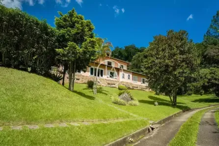 Casa com 5 Quartos à venda, 1300m² no Cuiabá, Petrópolis