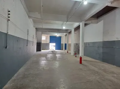 Galpão/Depósito/Armazém à venda, 300m² no Serraria, Diadema