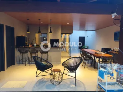Casa de Condomínio com 4 Quartos à venda, 290m² no Aclimação, Uberlândia