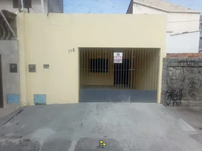 Casa com 2 Quartos para alugar, 90m² no Jacarecanga, Fortaleza