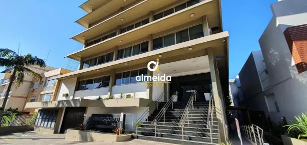 Sala Comercial com 9 Quartos à venda, 183m² no Centro, Santa Maria