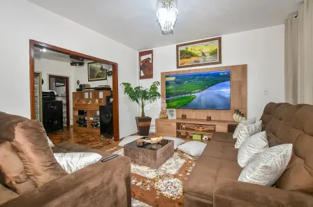 Sobrado com 4 Quartos à venda, 260m² no Sítio Cercado, Curitiba