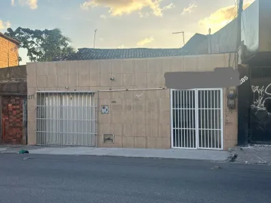Casa com 2 Quartos para alugar, 300m² no Parque São José, Fortaleza