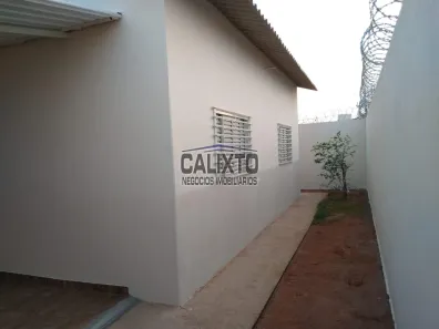 Casa com 2 Quartos à venda, 70m² no Novo Mundo, Uberlândia