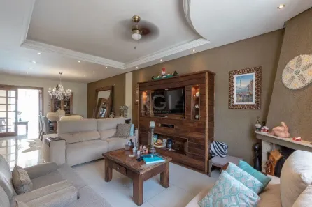 Casa com 2 Quartos à venda, 139m² no Hípica, Porto Alegre