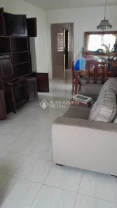 Casa com 5 Quartos à venda, 210m² no Niterói, Canoas
