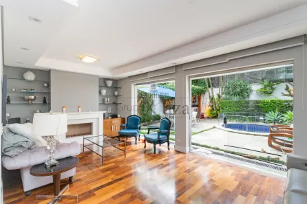 Casa com 3 Quartos à venda, 225m² no Santo Amaro, São Paulo