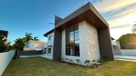 Casa de Condomínio com 4 Quartos à venda, 480m² no Candelária, Natal