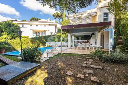 Casa de Condomínio com 3 Quartos à venda, 290m² no São João, Curitiba