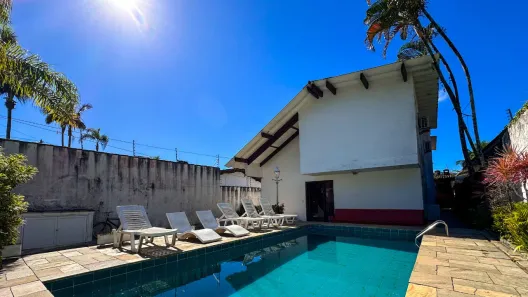 Casa com 4 Quartos à venda, 390m² no Jardim Virgínia, Guarujá