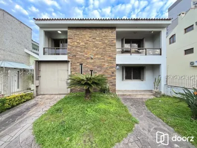 Casa com 5 Quartos à venda, 385m² no Camaquã, Porto Alegre