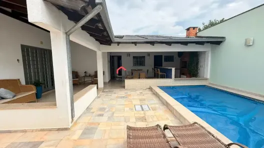 Sobrado com 5 Quartos para alugar, 461m² no Santa Mônica, Uberlândia