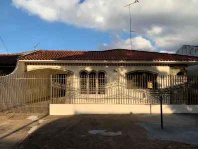 Casa com 3 Quartos para alugar, 130m² no Jardim Alvorada, Maringá