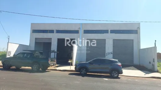 Galpão/Depósito/Armazém para alugar, 240m² no Residencial Fruta do Conde, Uberlândia