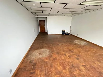 Sala Comercial para alugar, 39m² no Exposição, Caxias do Sul
