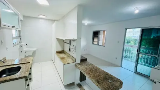 Apartamento com 2 Quartos para alugar, 64m² no Buraquinho, Lauro de Freitas