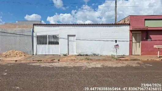 Casa com 2 Quartos à venda, 69m² no Jardim dos Ipês, Guará