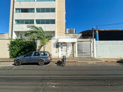 Flat com 1 Quarto para alugar, 43m² no Saraiva, Uberlândia
