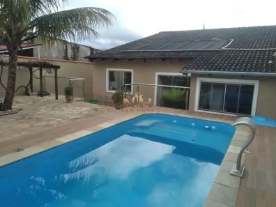 Casa com 3 Quartos à venda, 250m² no Setor Habitacional Arniqueira, Brasília