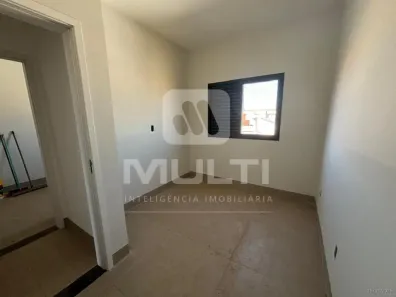 Casa com 3 Quartos à venda, 105m² no São Jorge, Uberlândia