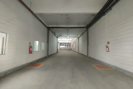 Galpão/Depósito/Armazém para alugar, 997m² no Parque Industrial Tomas Edson, São Paulo