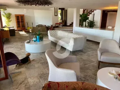 Casa de Condomínio com 4 Quartos à venda, 500m² no Camboinhas, Niterói