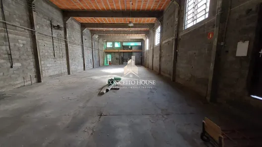 Galpão/Depósito/Armazém para alugar, 250m² no Quitaúna, Osasco