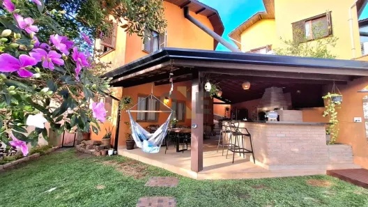 Casa de Condomínio com 3 Quartos à venda, 130m² no Jardim Ana Estela, Carapicuíba