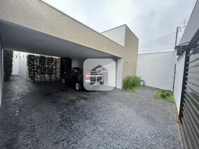 Casa com 3 Quartos à venda, 180m² no Novo Mundo, Uberlândia